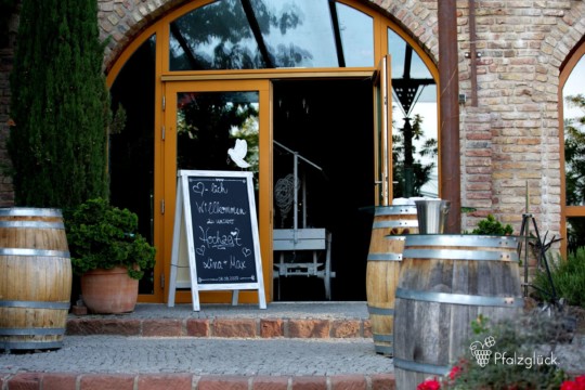 Begrüßungstafel am Eingang