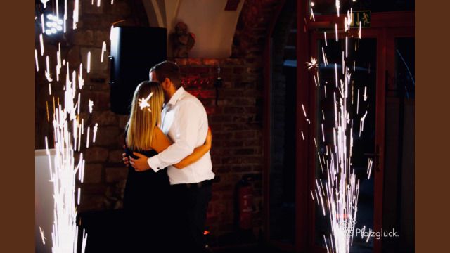 Sicheres Indoor Feuerwerk zum Hochzeitstanz