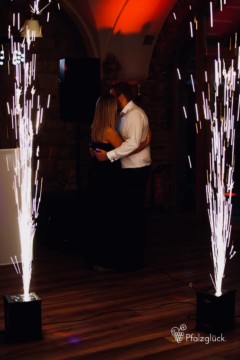 Indoor Feuerwerk zum Hochzeitstanz